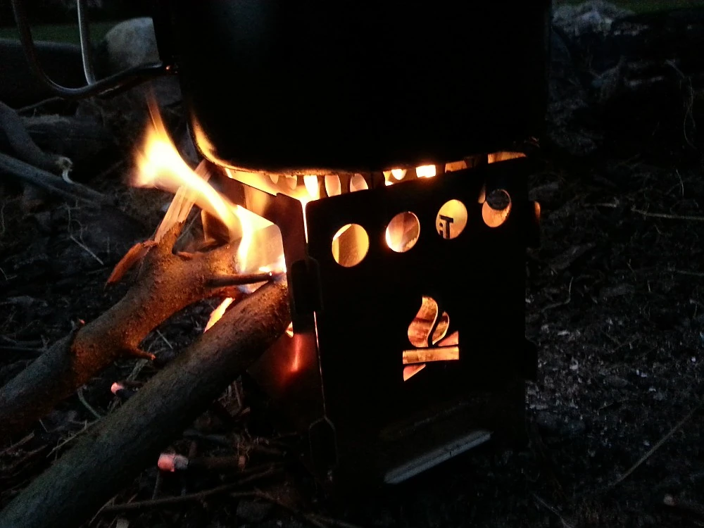 Bushcraft Essentials Bushbox Titanium Outdoor Pocket Stove 4 Bushcraft Essentials Bushbox Titanium Outdoor Pocket Stove - Image 2
